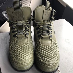 Nike army green